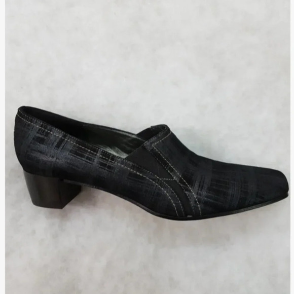 BNWT Roberto Capucci Black Heels made  in Italy 7.5 - Picture 1 of 10